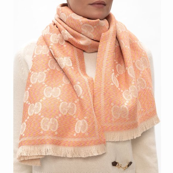 NEW GUCCI GG Jacquard Wool Scarf in Beige And Pink $590 Authentic - Picture 3 of 8
